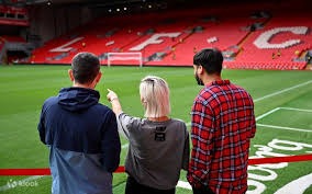 贺希宁中路强突 强对抗后高打板命中